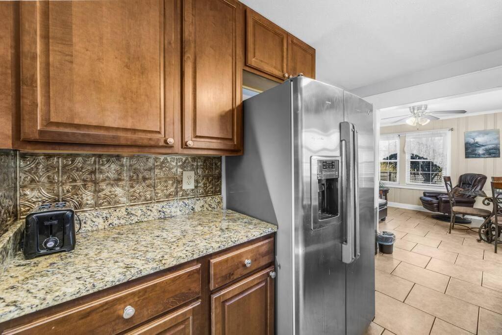 Dazzling Centrally Located Ocean View W 2 Kings, Huge Private Yard, 2 Decks, Firepit, Bbq Myrtle Beach Extérieur photo